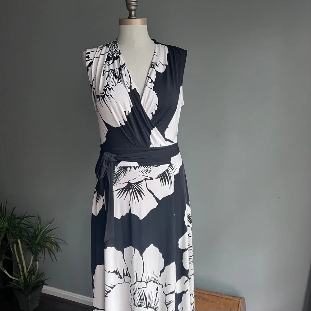 New York & Company stretch black and white floral print maxi dress size small - Picture 6 of 10